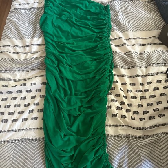 Pretty Garden Ruched Green One Shoulder Cocktail Dress. Size Large. - Picture 10 of 12
